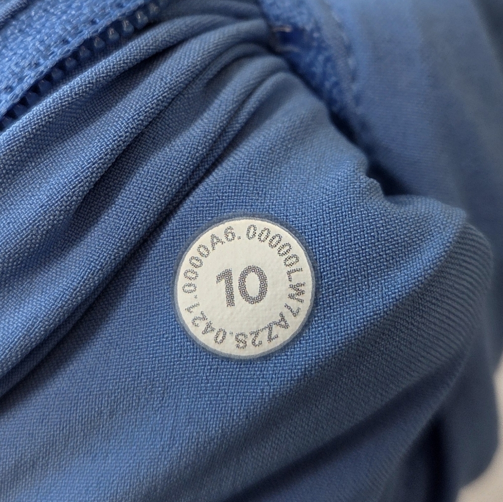 Lululemon Tracker Low Rise 4" Blue Nile Size 10 - Picture 6 of 6
